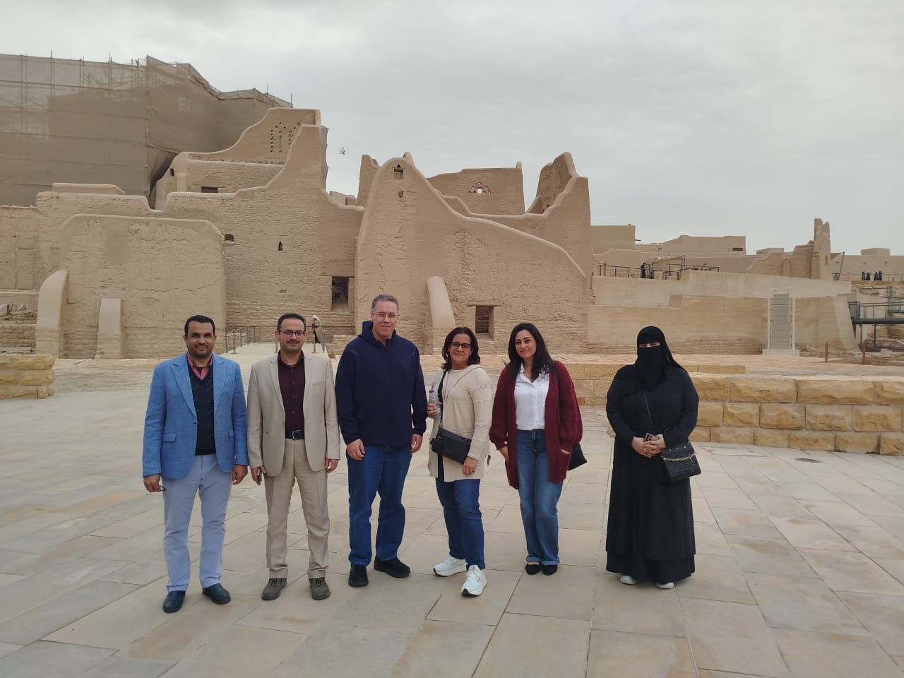 Home 5 John McCarthy works with schools accross 6 continents supporting Strategic K–12 Education Consulting & Professional Development for Global School Leaders.